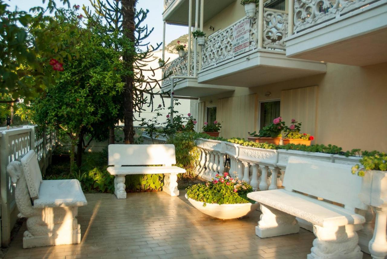 קמנה וורלה Ronzi Apartments מראה חיצוני תמונה