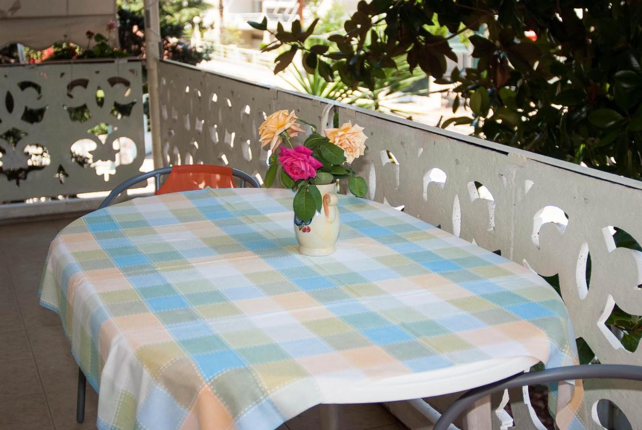 קמנה וורלה Ronzi Apartments מראה חיצוני תמונה