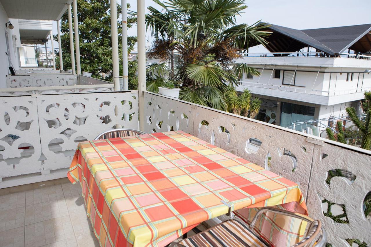 קמנה וורלה Ronzi Apartments מראה חיצוני תמונה