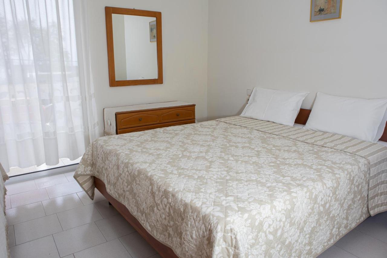 קמנה וורלה Ronzi Apartments מראה חיצוני תמונה