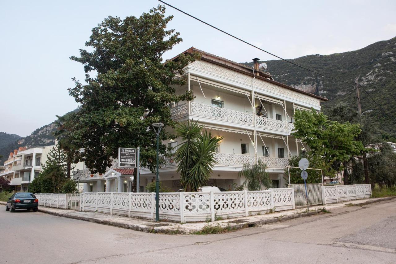 קמנה וורלה Ronzi Apartments מראה חיצוני תמונה